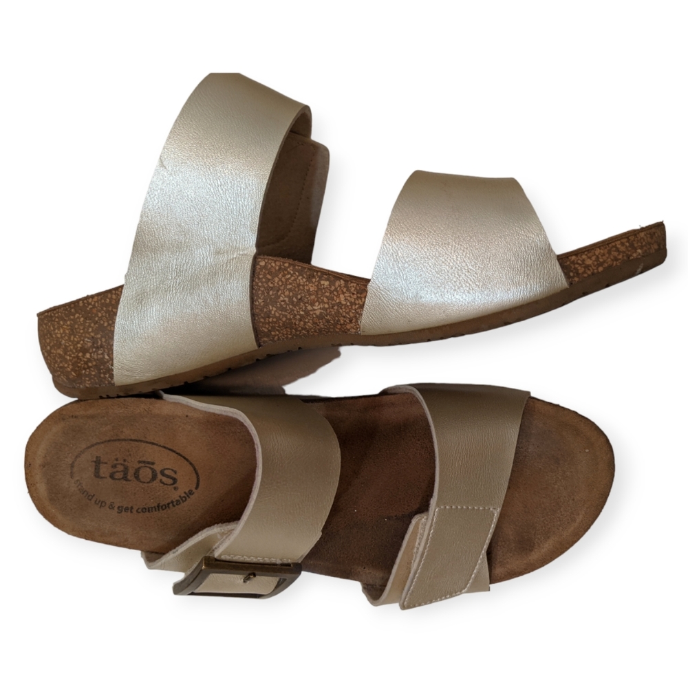 Taos light gold metallic slide